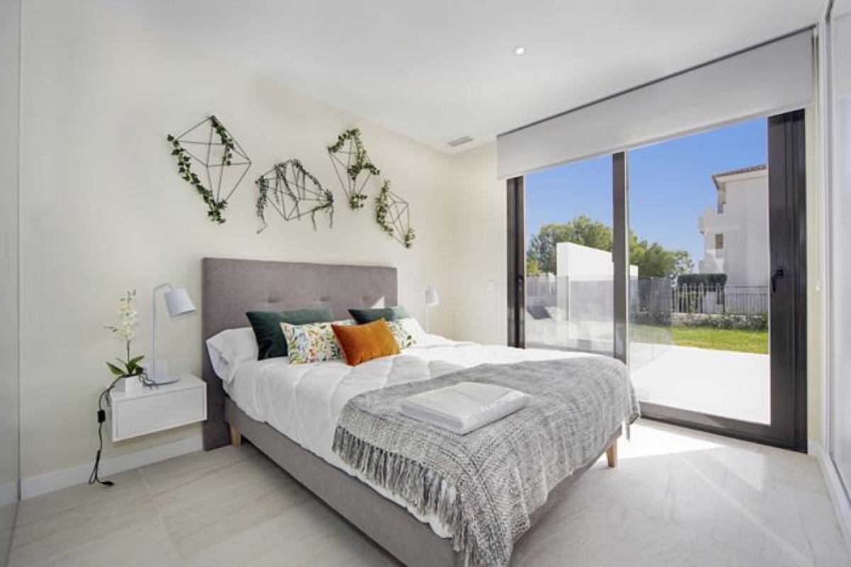 Picture of Apartment For Sale in Alicante, Alicante, Spain