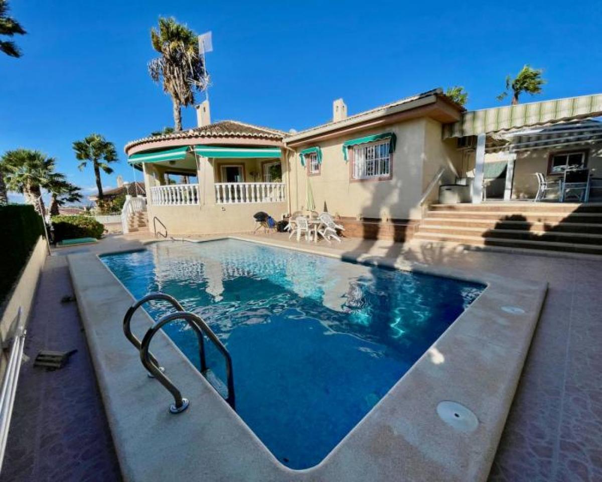 Picture of Villa For Sale in Benimar, Alicante, Spain