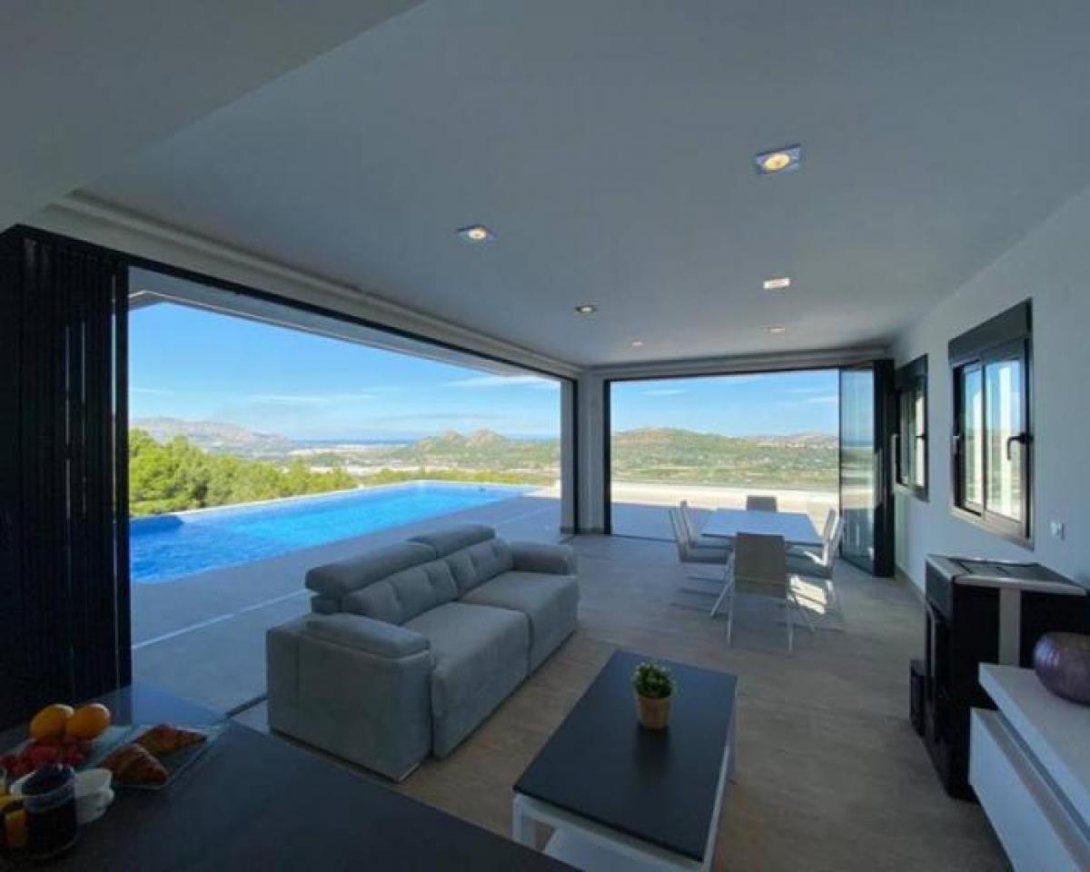 Picture of Villa For Sale in Denia, Alicante, Spain