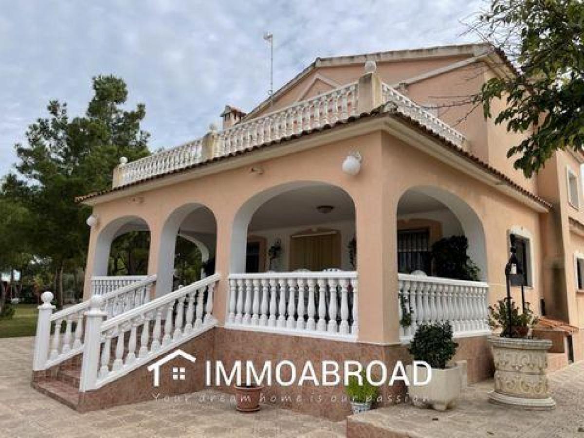 Picture of Villa For Sale in Hondon De Las Nieves, Alicante, Spain