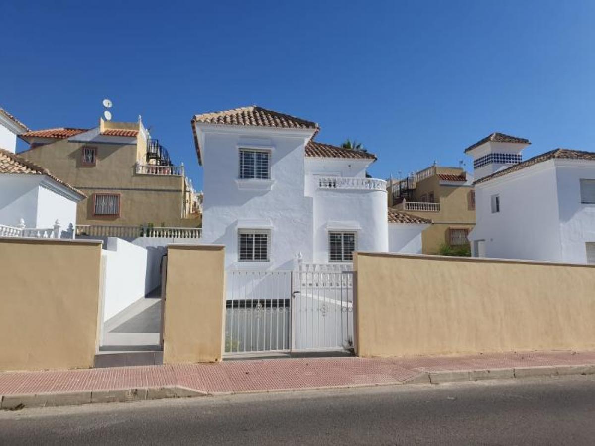 Picture of Villa For Sale in Villamartin, Alicante, Spain