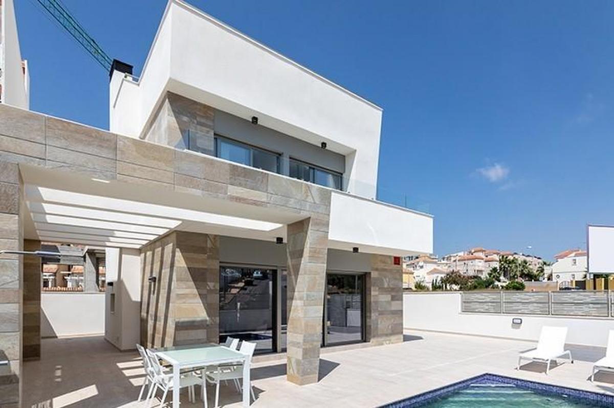 Picture of Villa For Sale in Villamartin, Alicante, Spain