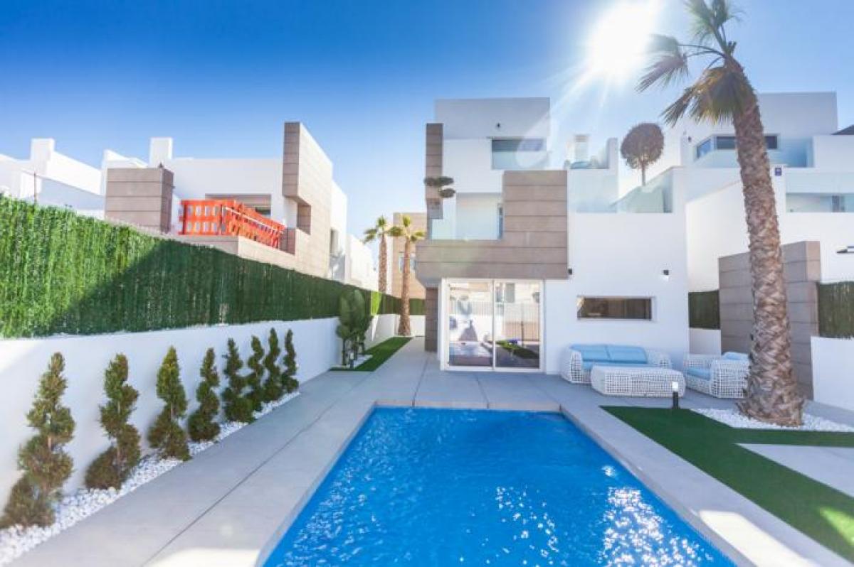 Picture of Villa For Sale in Guardamar, Alicante, Spain