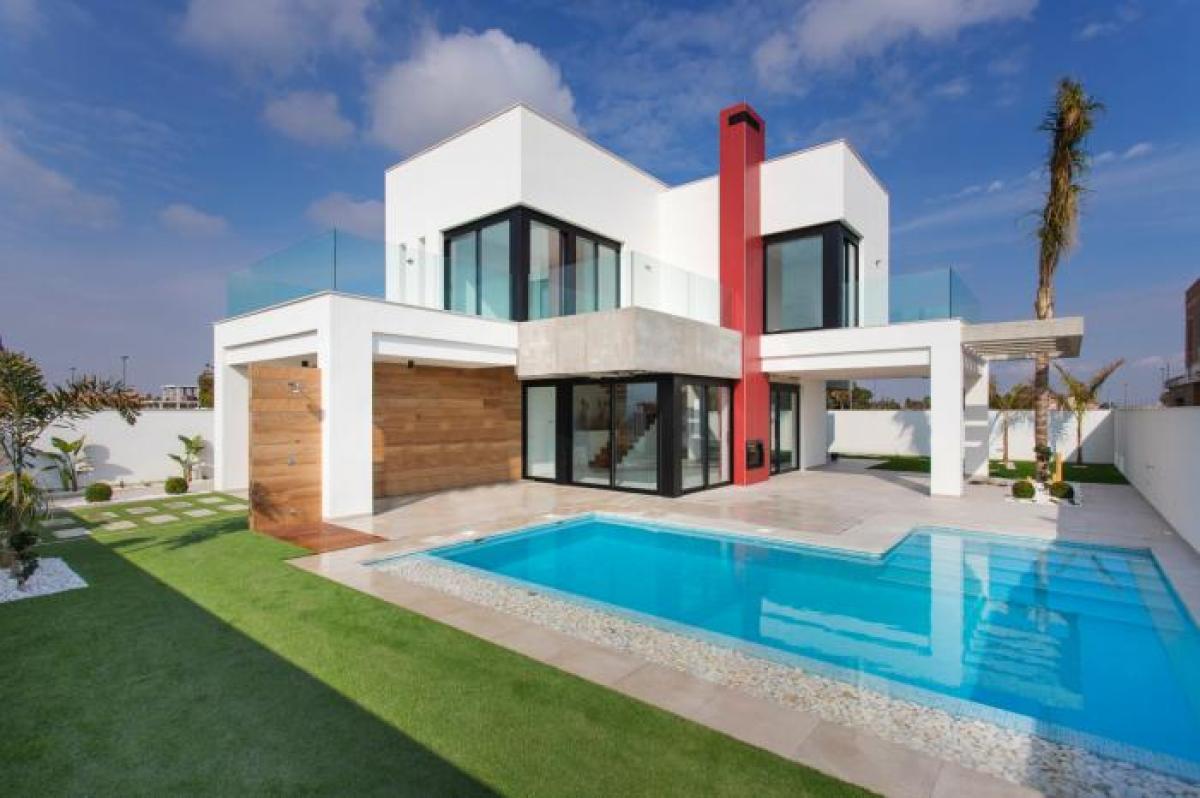 Picture of Villa For Sale in Los Alcazares, Alicante, Spain