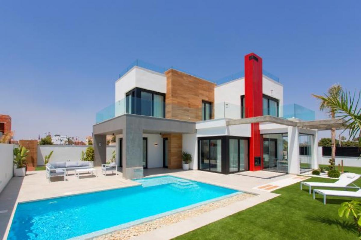 Picture of Villa For Sale in Los Alcazares, Alicante, Spain
