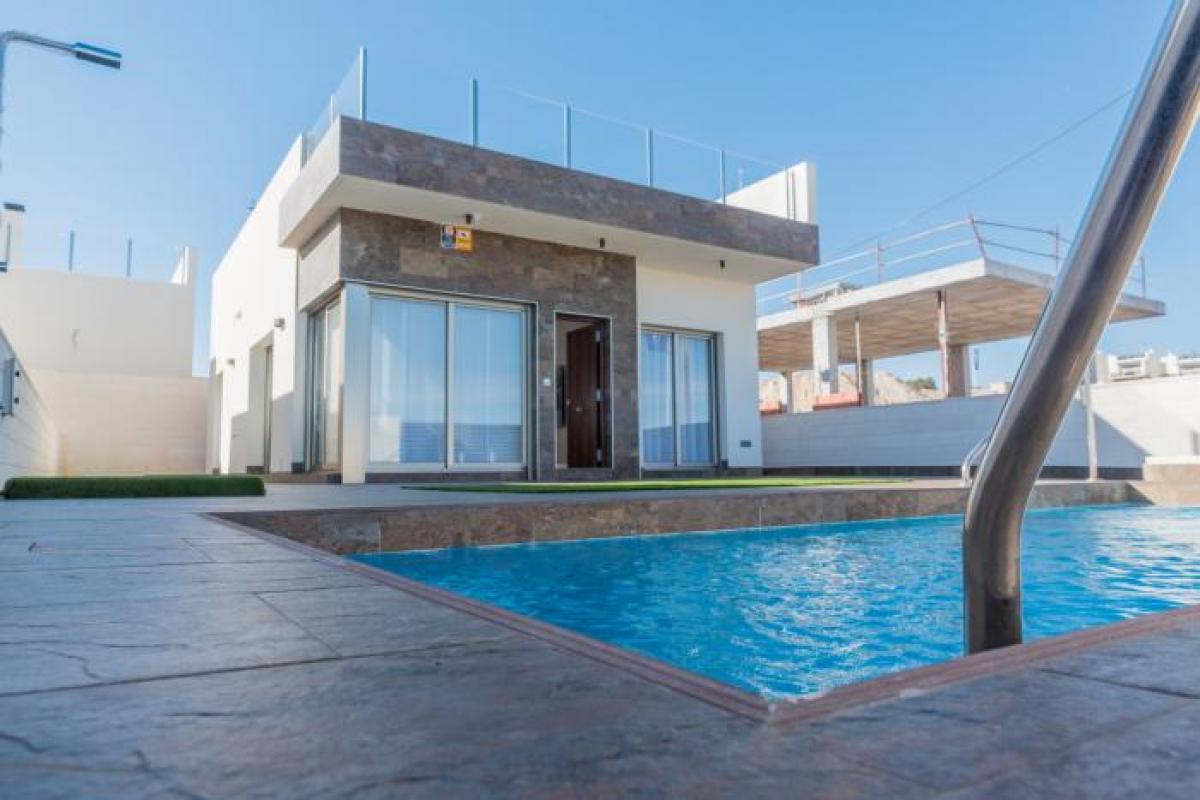 Picture of Villa For Sale in Villamartin, Alicante, Spain