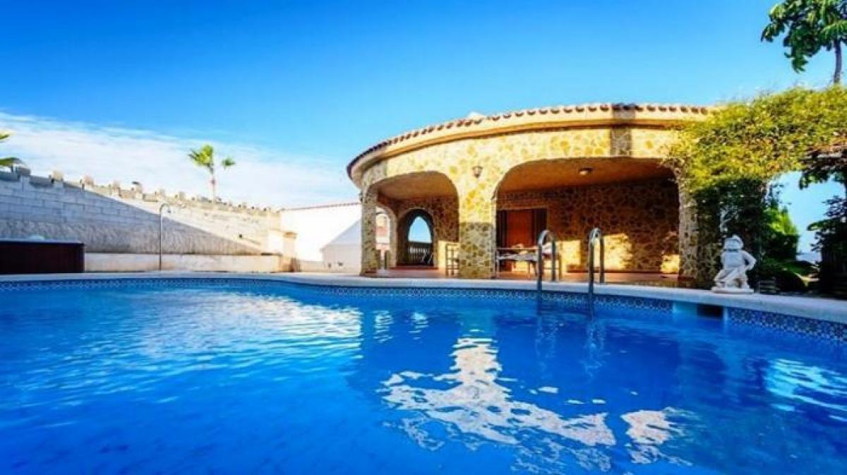 Picture of Villa For Sale in Los Balcones, Alicante, Spain