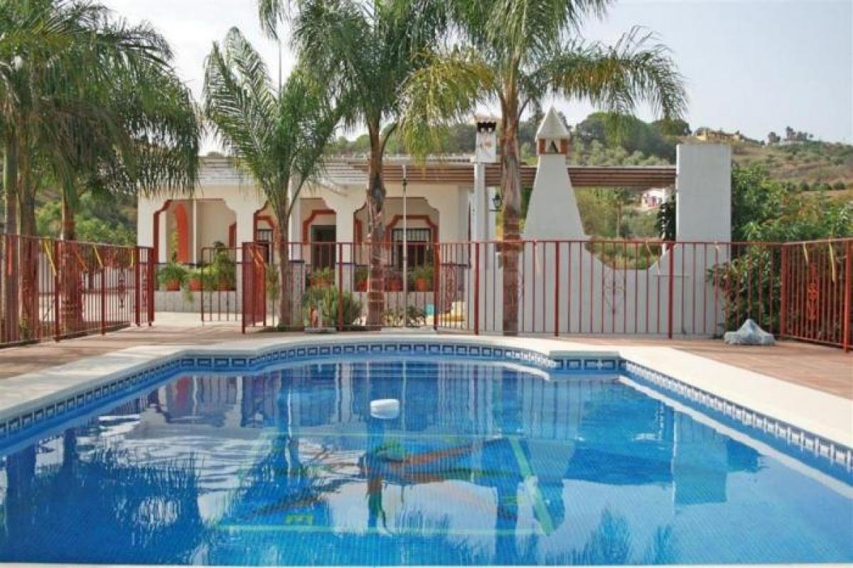 Picture of Apartment For Sale in Alhaurin el Grande, Malaga, Spain