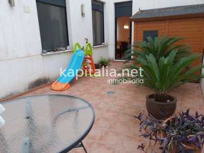 Condo For Sale in Agullent, Spain