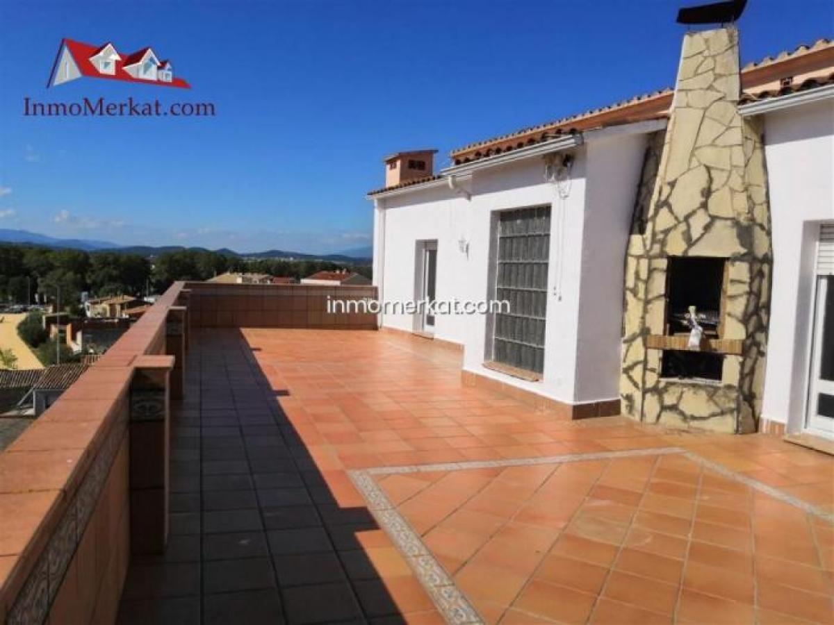 Picture of Apartment For Sale in Vidreres, Girona, Spain