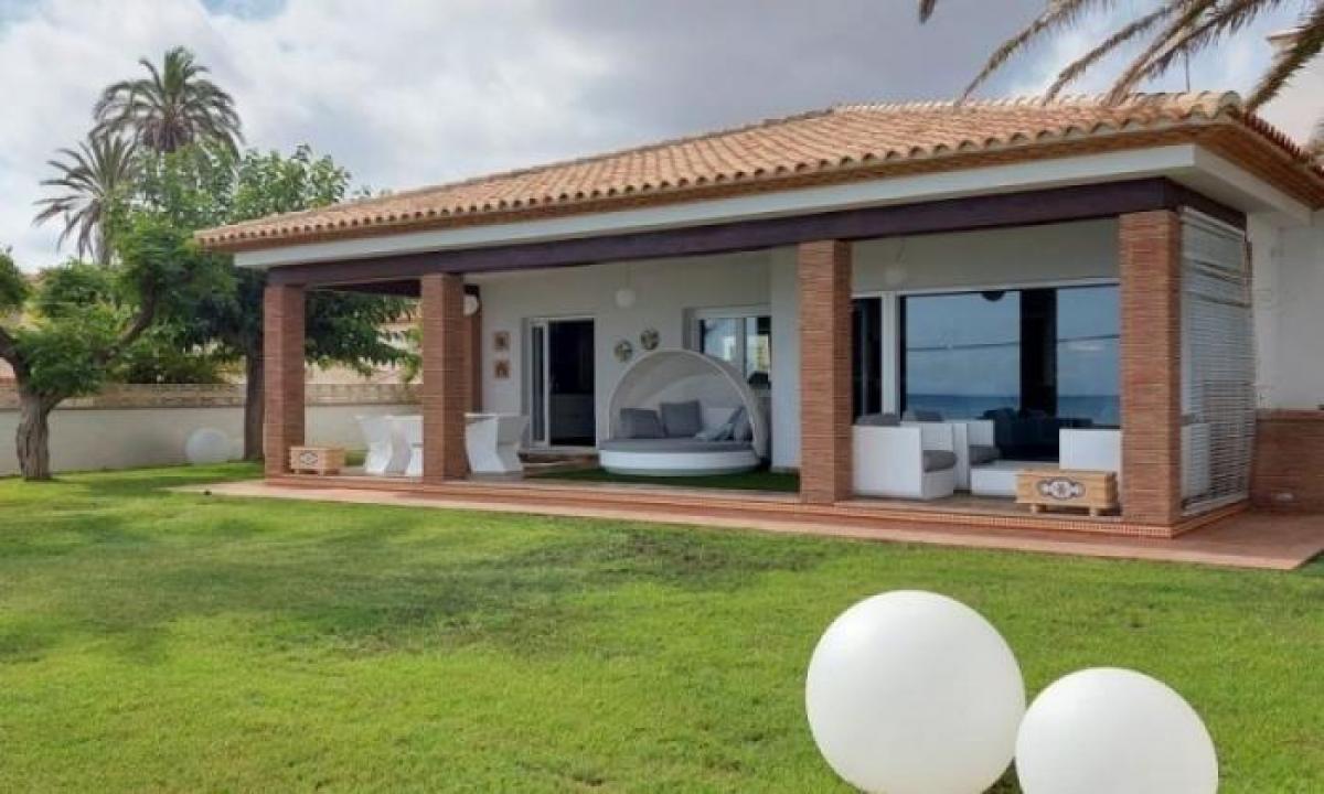 Picture of Villa For Sale in Denia, Alicante, Spain