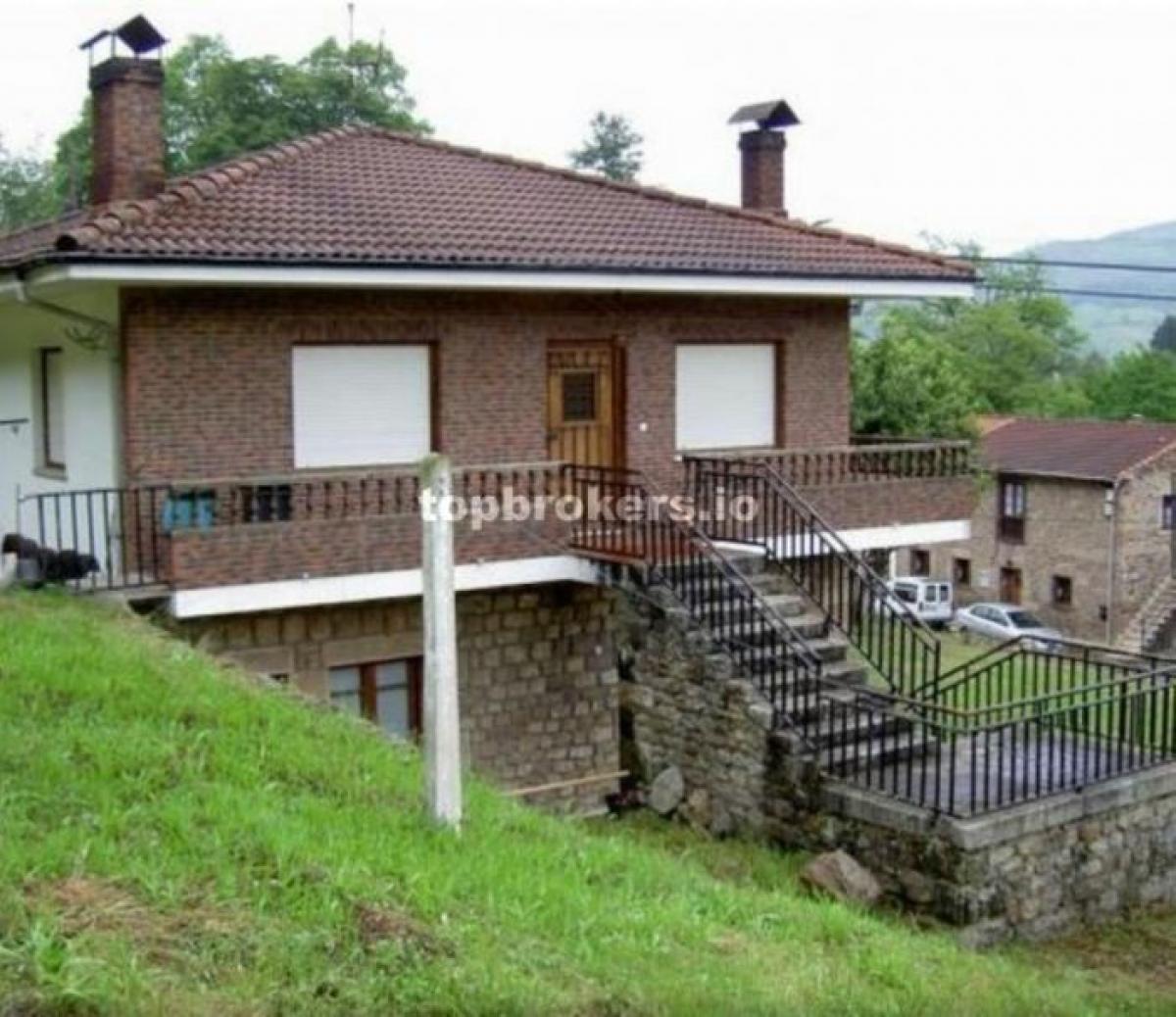 Picture of Home For Sale in Molledo, Asturias, Spain