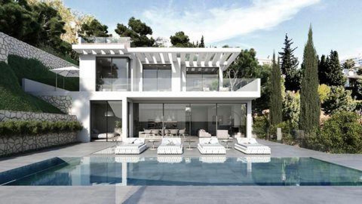 Picture of Villa For Sale in Fuengirola, Malaga, Spain