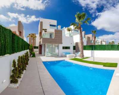 Villa For Sale in Guardamar Del Segura, Spain
