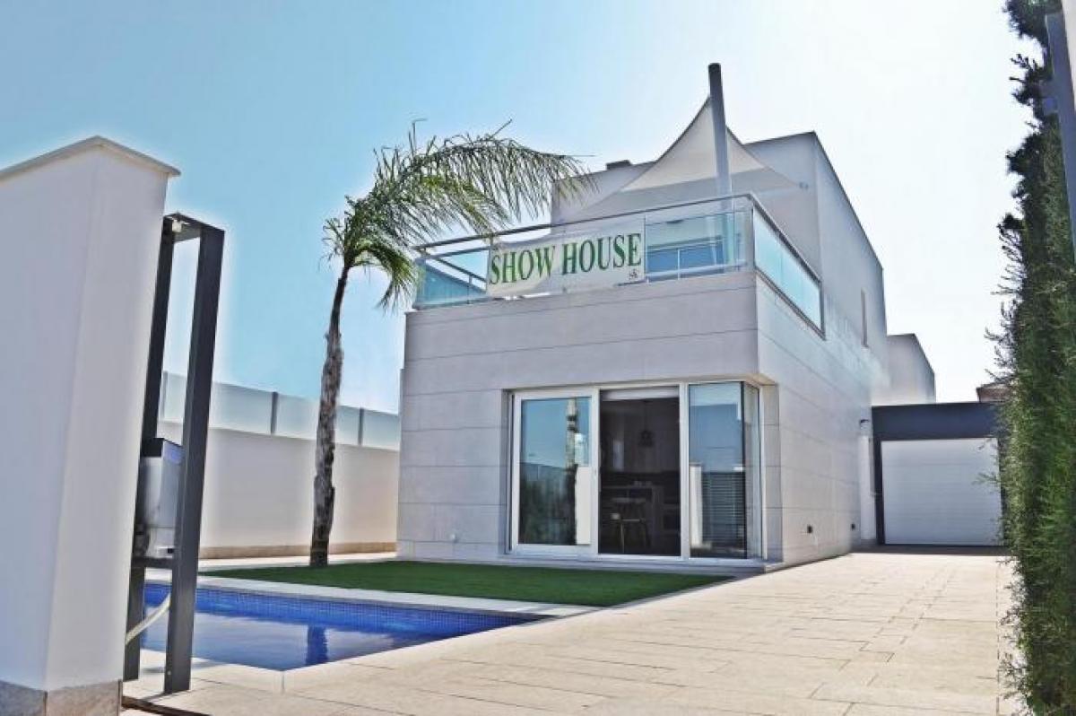 Picture of Villa For Sale in Los Alcazares, Alicante, Spain