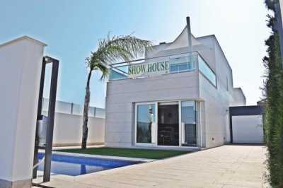 Villa For Sale in Los Alcazares, Spain