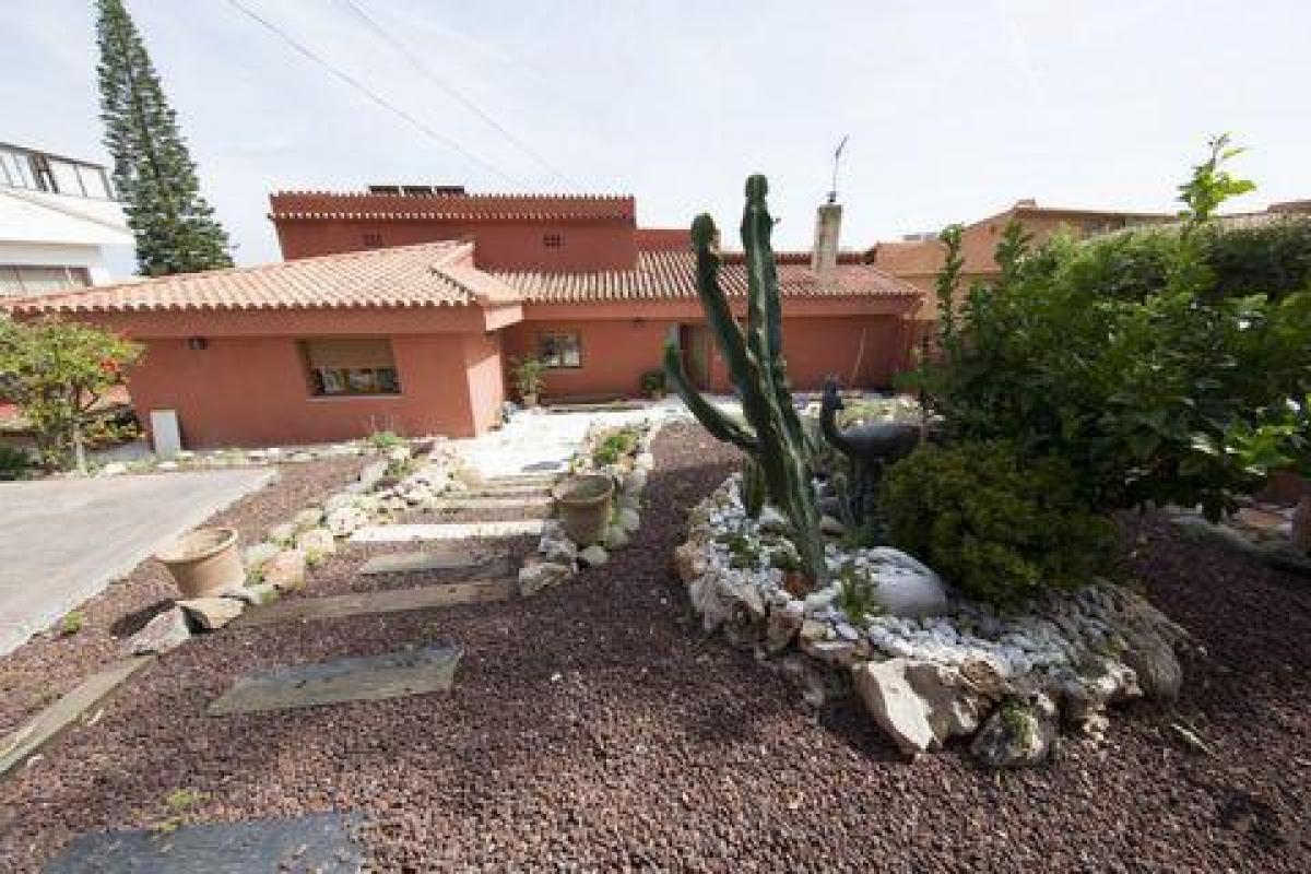 Picture of Villa For Sale in Fuengirola, Malaga, Spain