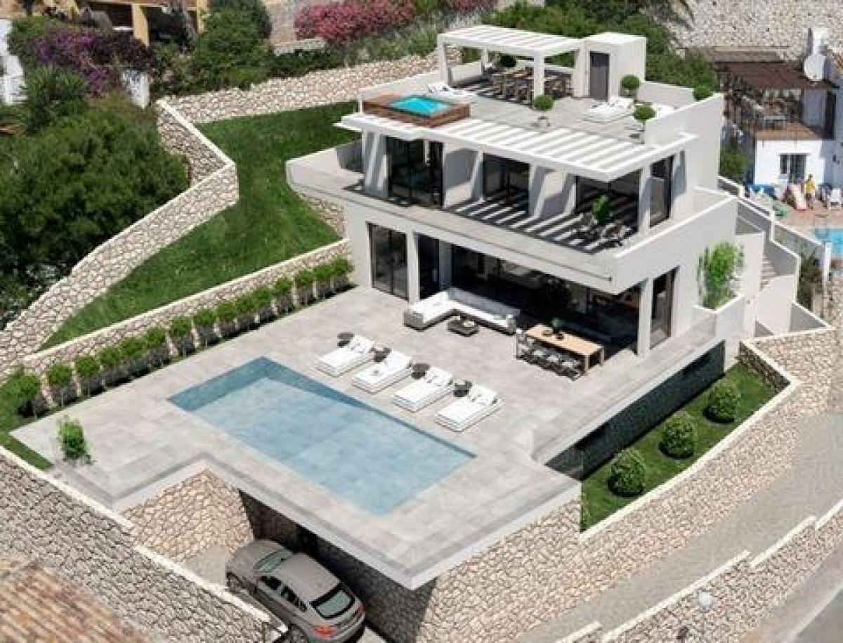 Picture of Villa For Sale in Fuengirola, Malaga, Spain