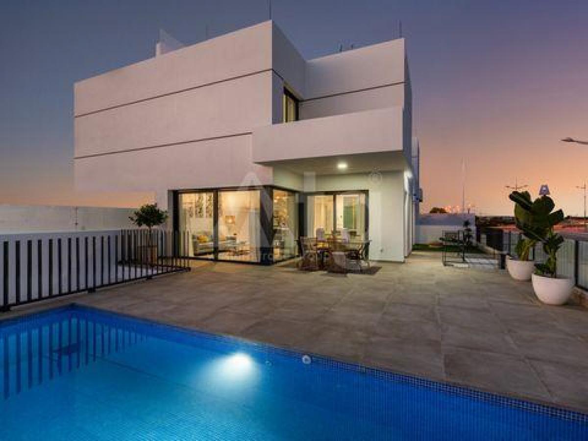 Picture of Multi-Family Home For Sale in Dolores, Alicante, Spain