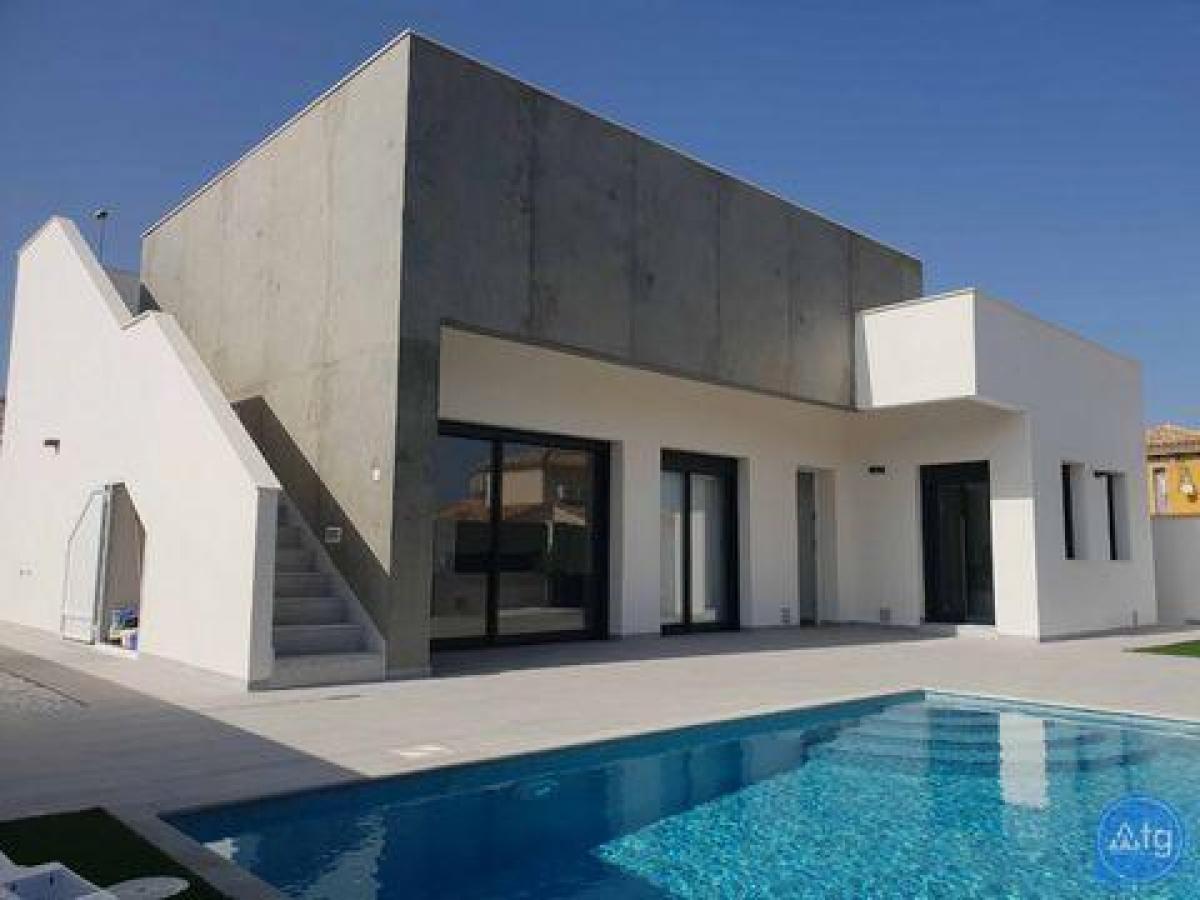 Picture of Villa For Sale in Pinar De Campoverde, Alicante, Spain