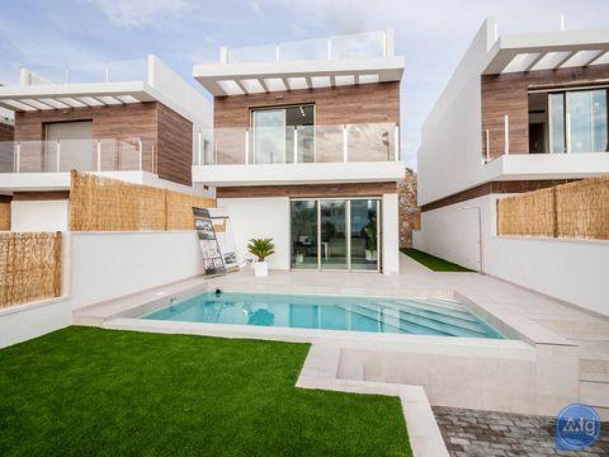 Picture of Villa For Sale in Villamartin, Alicante, Spain