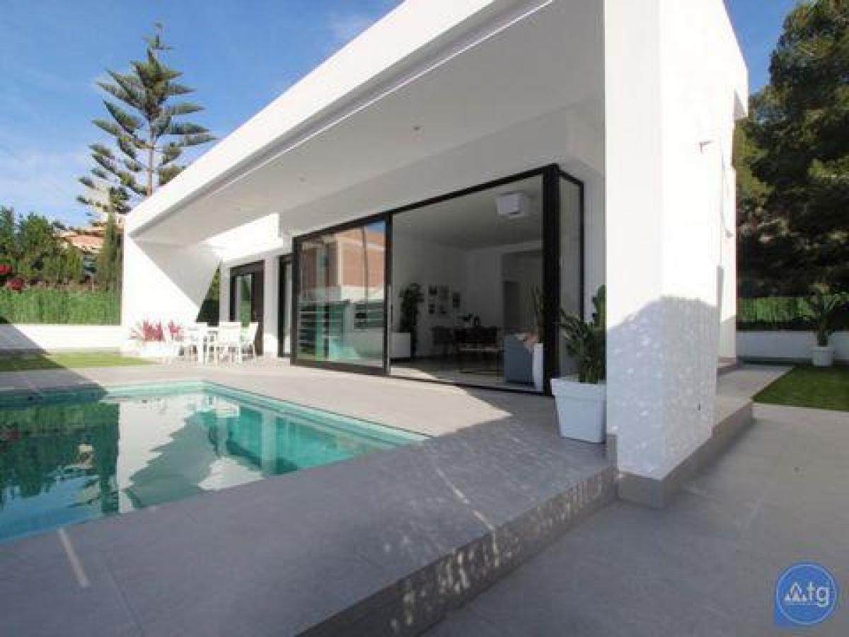 Picture of Villa For Sale in Pinar De Campoverde, Alicante, Spain