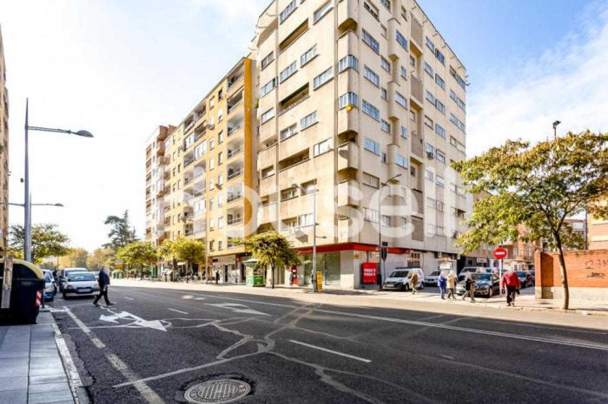 Picture of Apartment For Sale in Badajoz, Grand Est, Spain