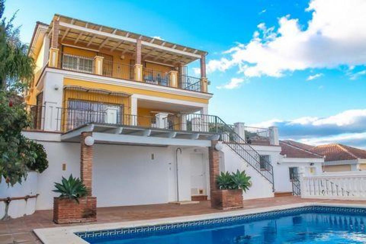 Picture of Villa For Sale in Alhaurin el Grande, Malaga, Spain