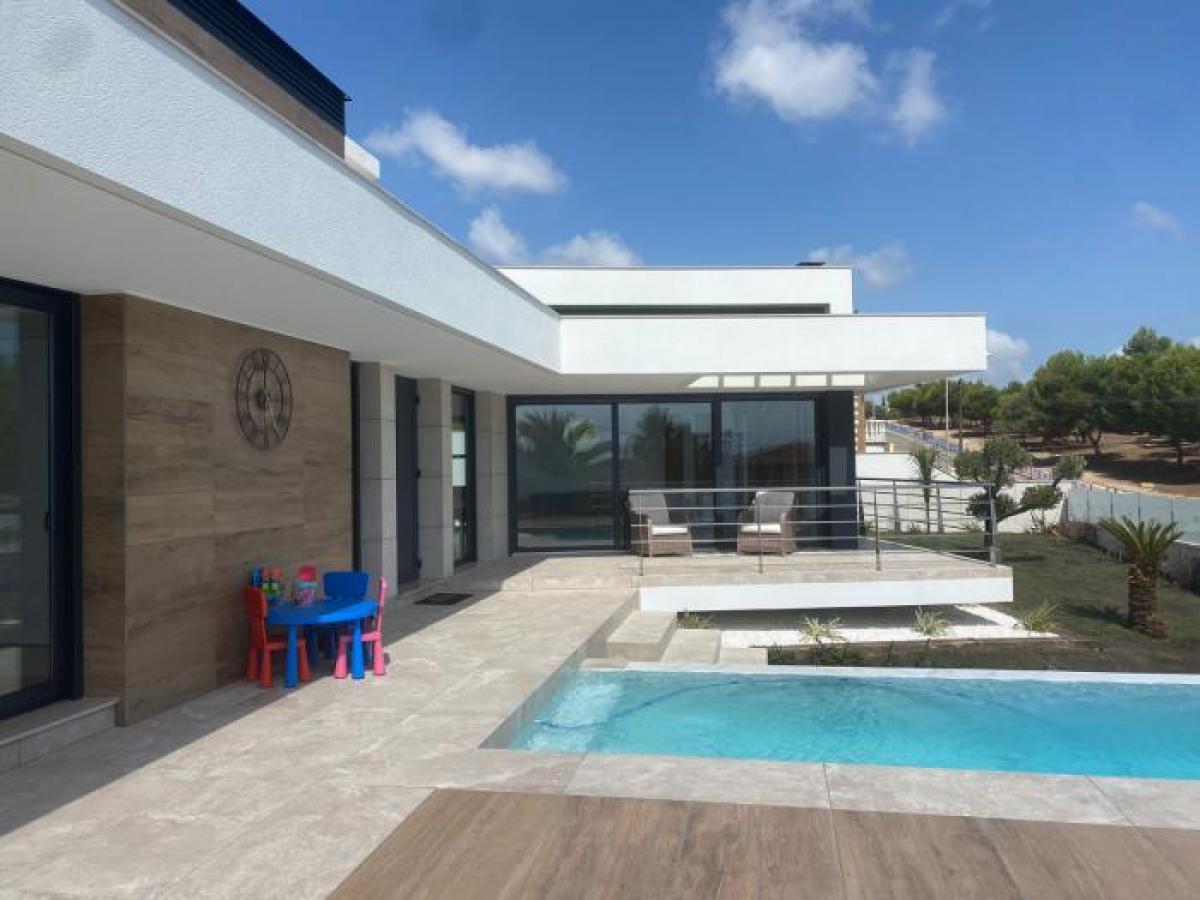 Picture of Villa For Sale in Ciudad Quesada, Alicante, Spain