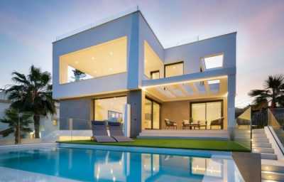 Apartment For Sale in New Golden Mile, Spain