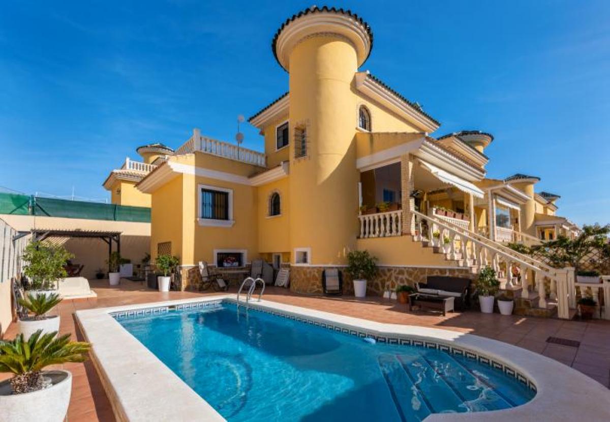 Picture of Villa For Sale in Algorfa, Alicante, Spain