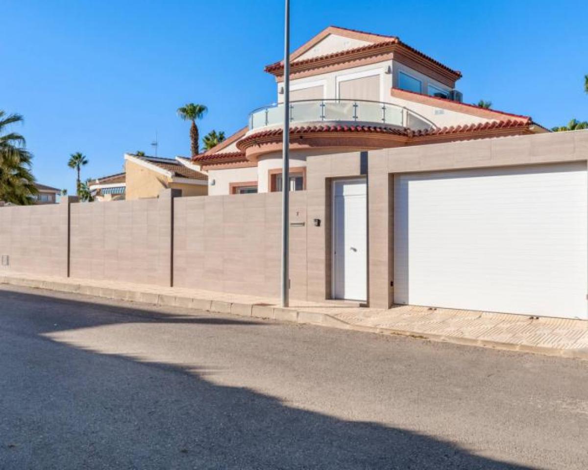 Picture of Villa For Sale in Ciudad Quesada, Alicante, Spain