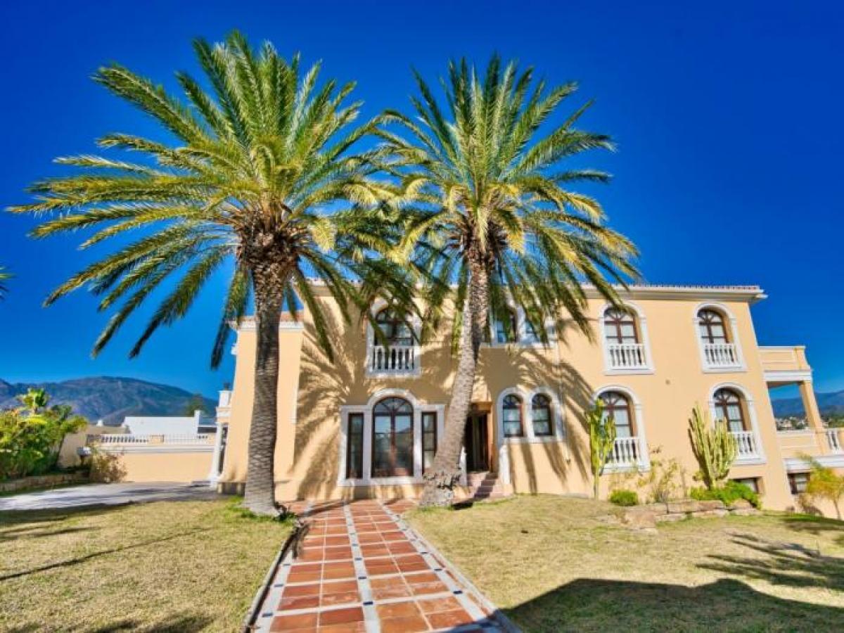 Picture of Villa For Sale in Estepona, Malaga, Spain