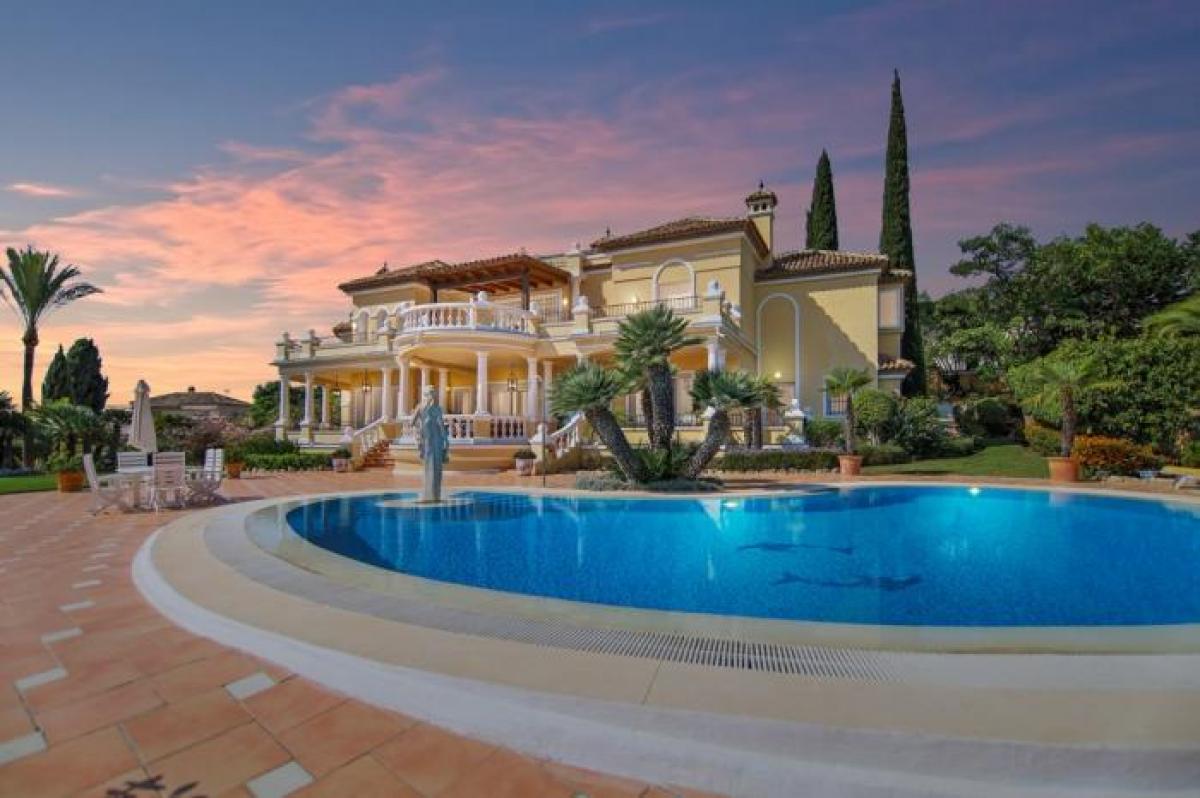 Picture of Villa For Sale in Estepona, Malaga, Spain