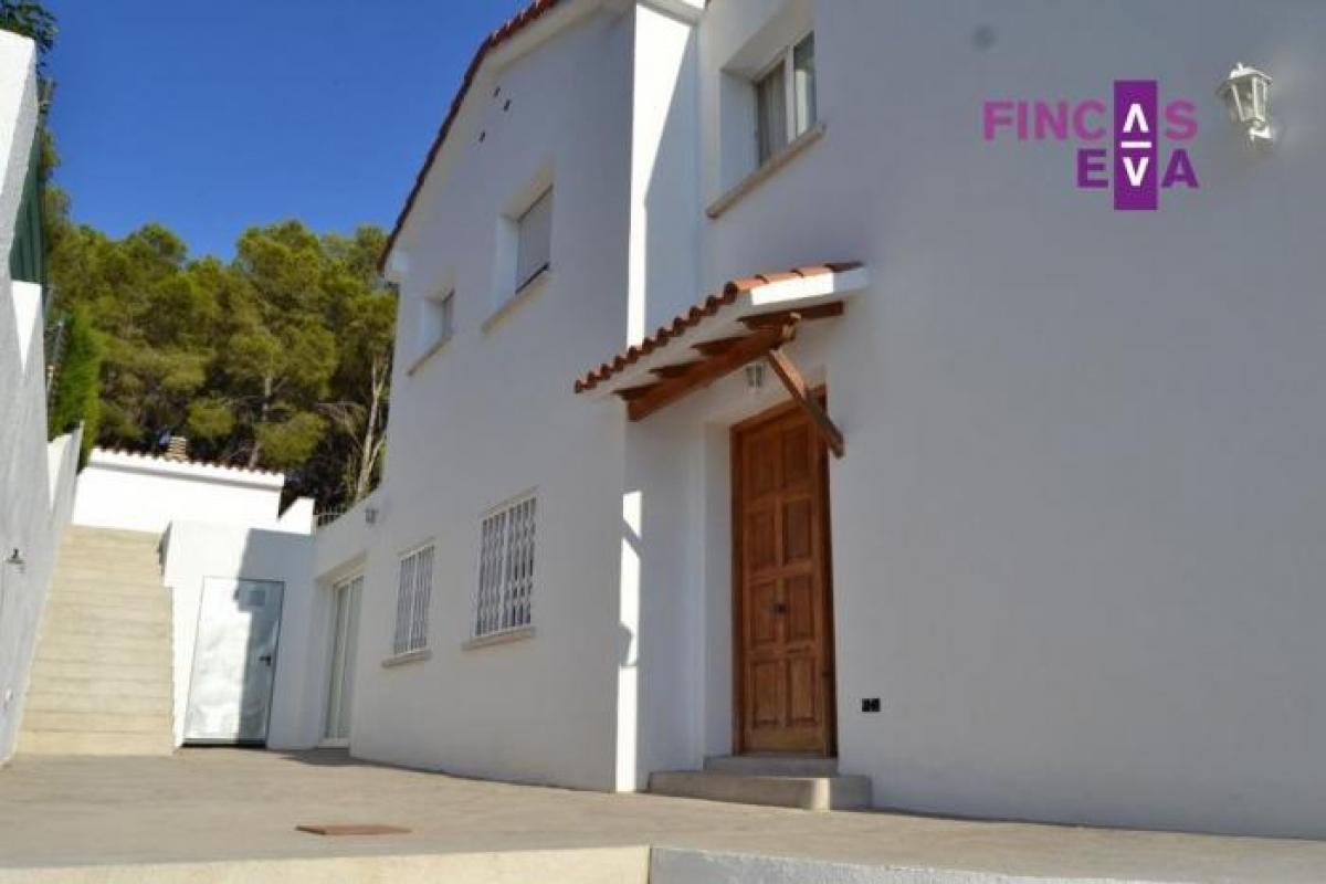 Picture of Villa For Sale in Tarragona, Tarragona, Spain