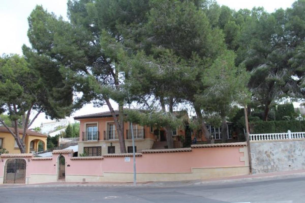 Picture of Villa For Sale in Los Balcones, Alicante, Spain