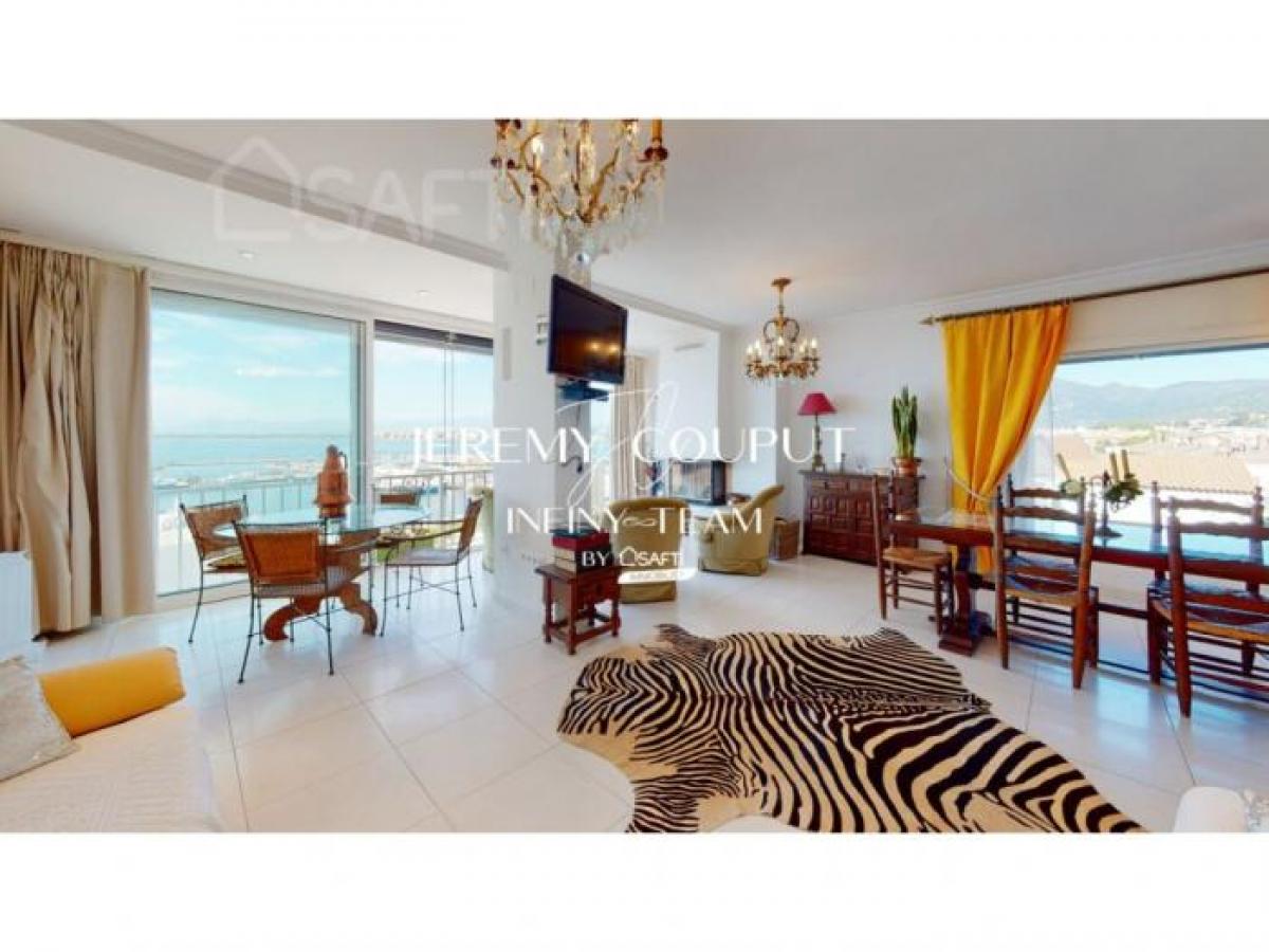 Picture of Apartment For Sale in Roses, Orne, Spain