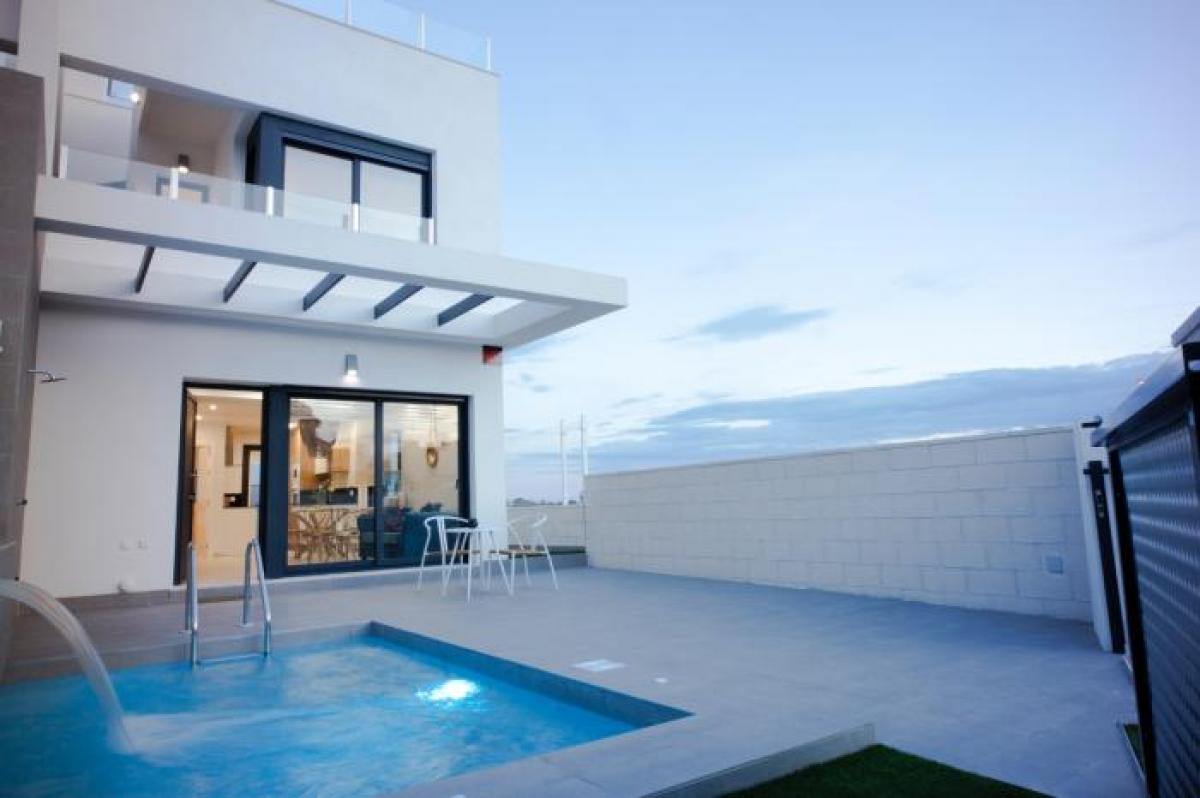Picture of Home For Sale in Villamartin, Alicante, Spain