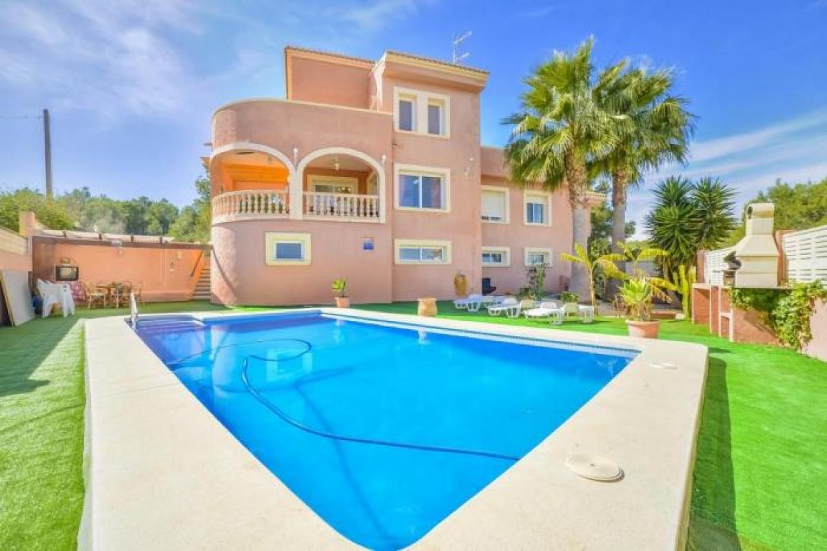 Picture of Villa For Sale in Calpe, Alicante, Spain