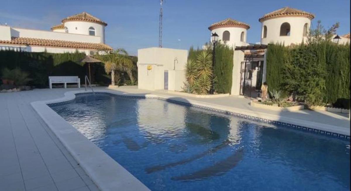 Picture of Villa For Sale in Guardamar Del Segura, Alicante, Spain