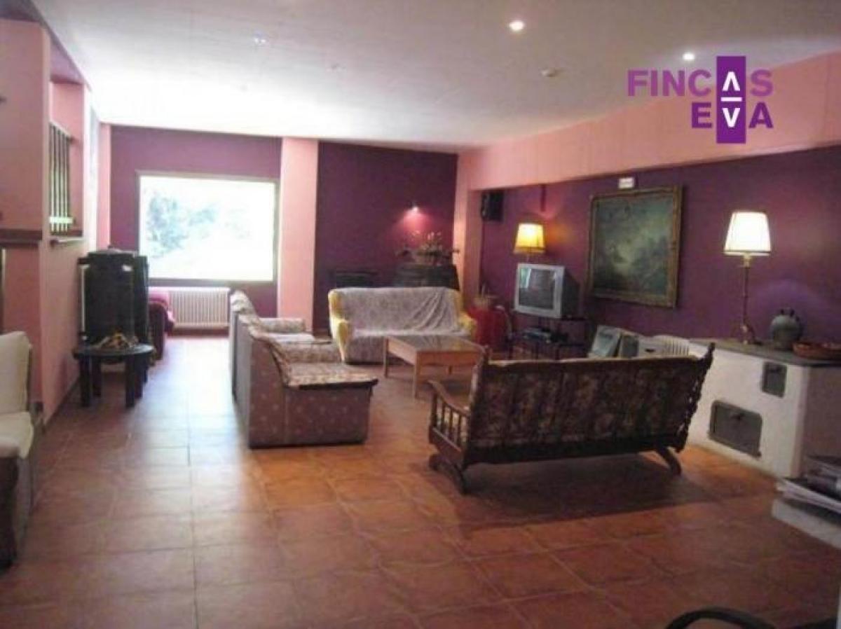 Picture of Apartment For Sale in Girona, Girona, Spain