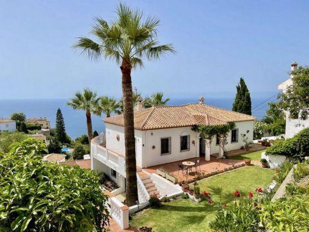 Picture of Villa For Sale in Salobrena, Granada, Spain