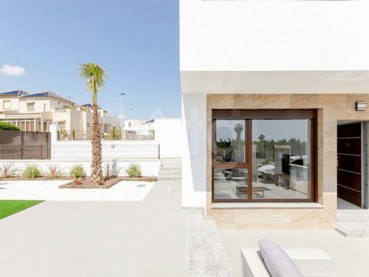 Picture of Home For Sale in Torrevieja, Alicante, Spain