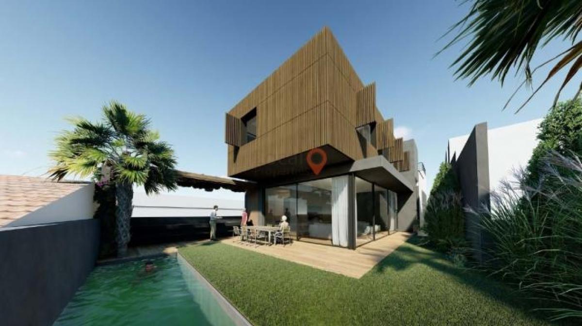 Picture of Multi-Family Home For Sale in Lagos, Algarve, Portugal