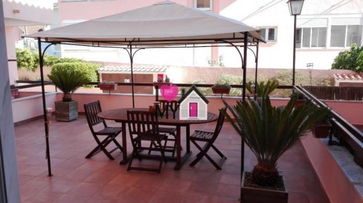 Picture of Apartment For Sale in Cascais, Estremadura, Portugal