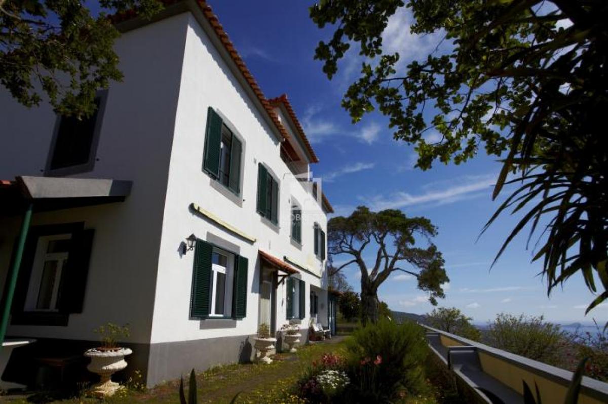 Picture of Villa For Sale in Santa Cruz, Madeira, Portugal