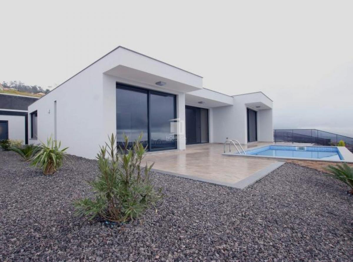 Picture of Villa For Sale in Calheta, Madeira, Portugal