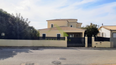 Villa For Sale in