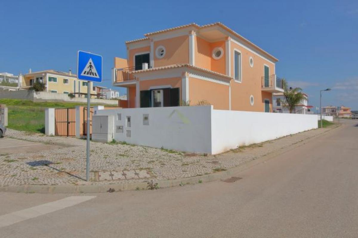 Picture of Villa For Sale in Silves, Algarve, Portugal