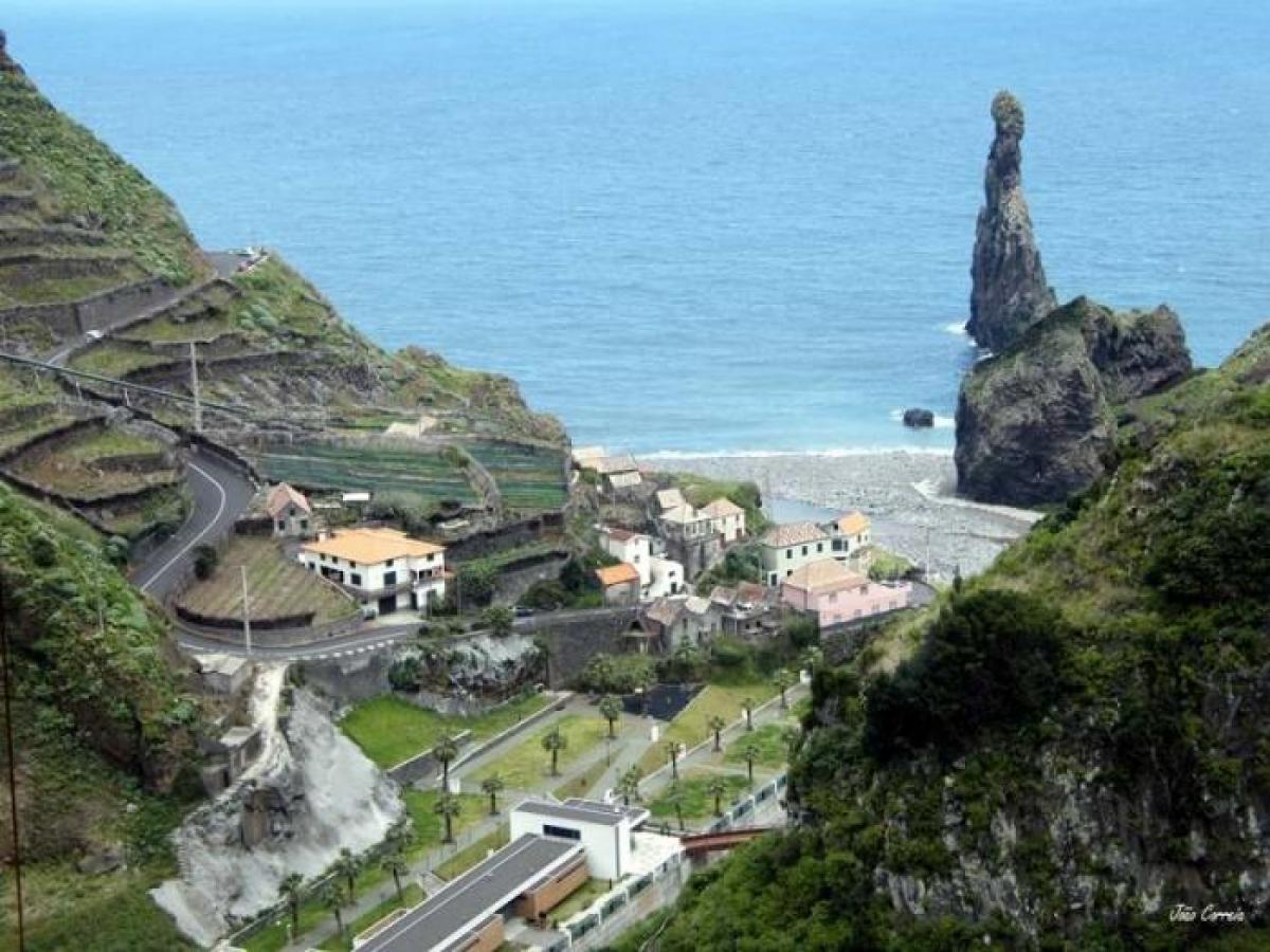 Picture of Villa For Sale in Porto Moniz, Madeira, Portugal